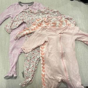 4 ct foot onsies, S: 6-9 months